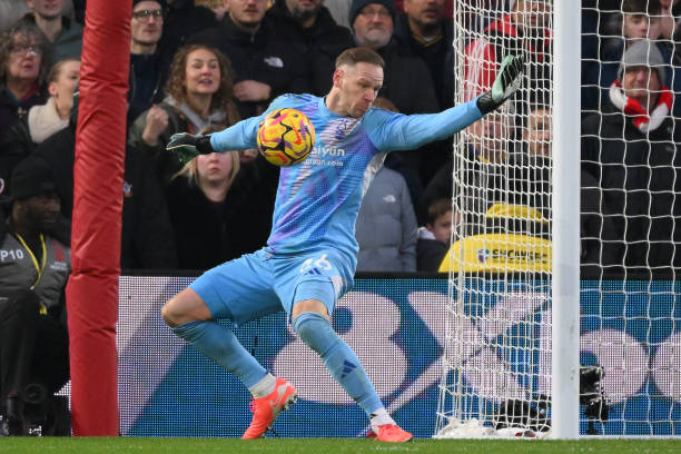 队树立了一 队树立了一