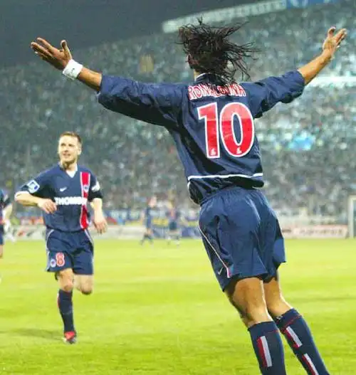 球迷对他在 球迷对他在